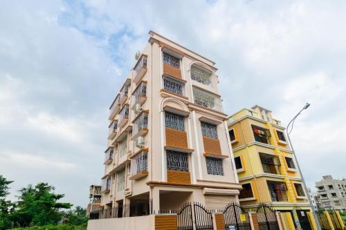 SWARNA APARTMENTS 884 PURBACHAL ROAD in Kolkata — photo 1