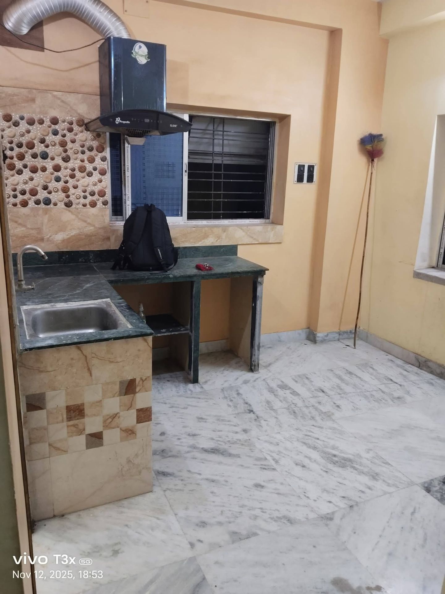 2 BHK residential in 5/37, Azadgarh Road, Regent Colony, Kolkata, Kolkata — photo 2