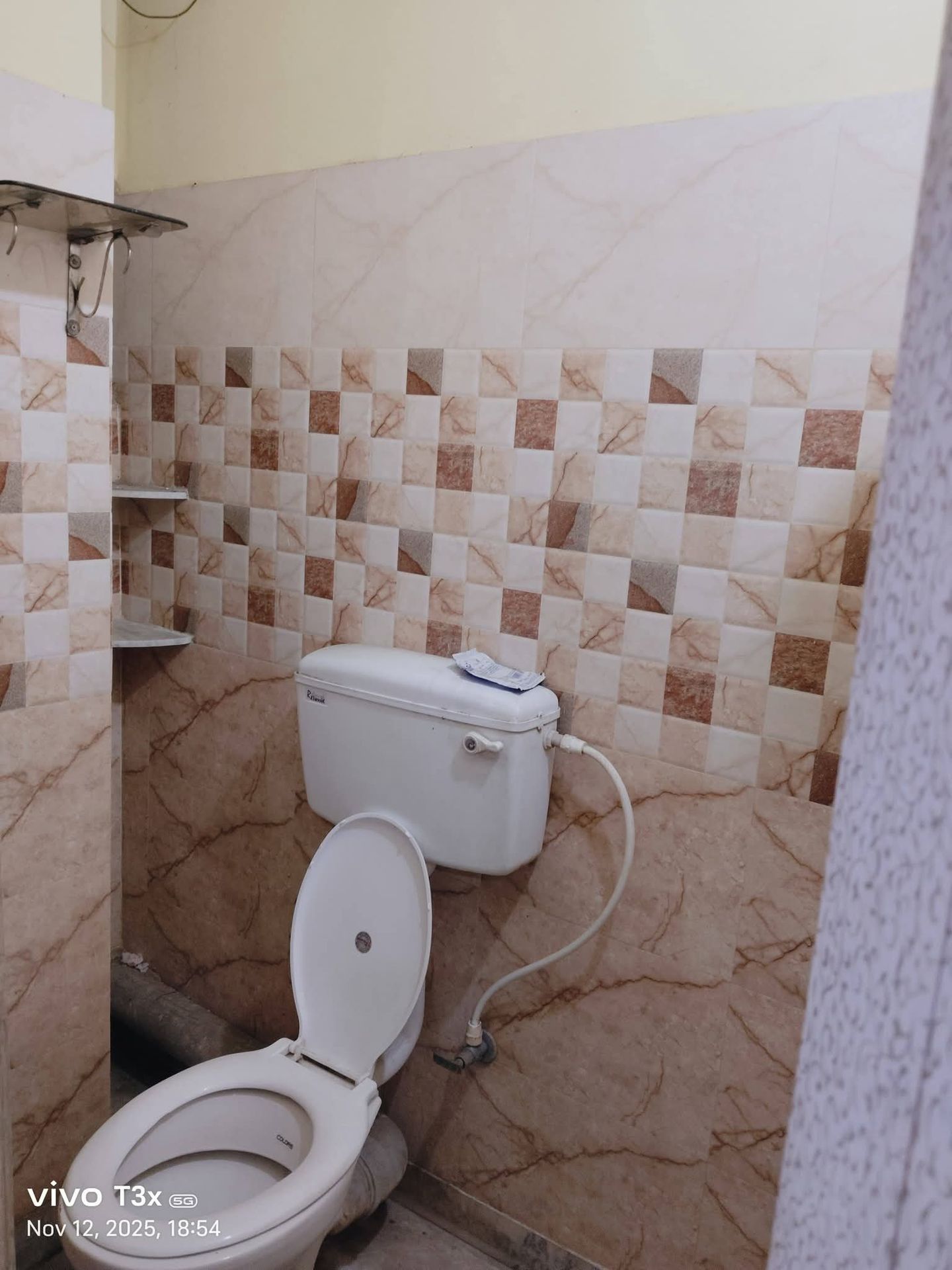 2 BHK residential in 5/37, Azadgarh Road, Regent Colony, Kolkata, Kolkata — photo 3