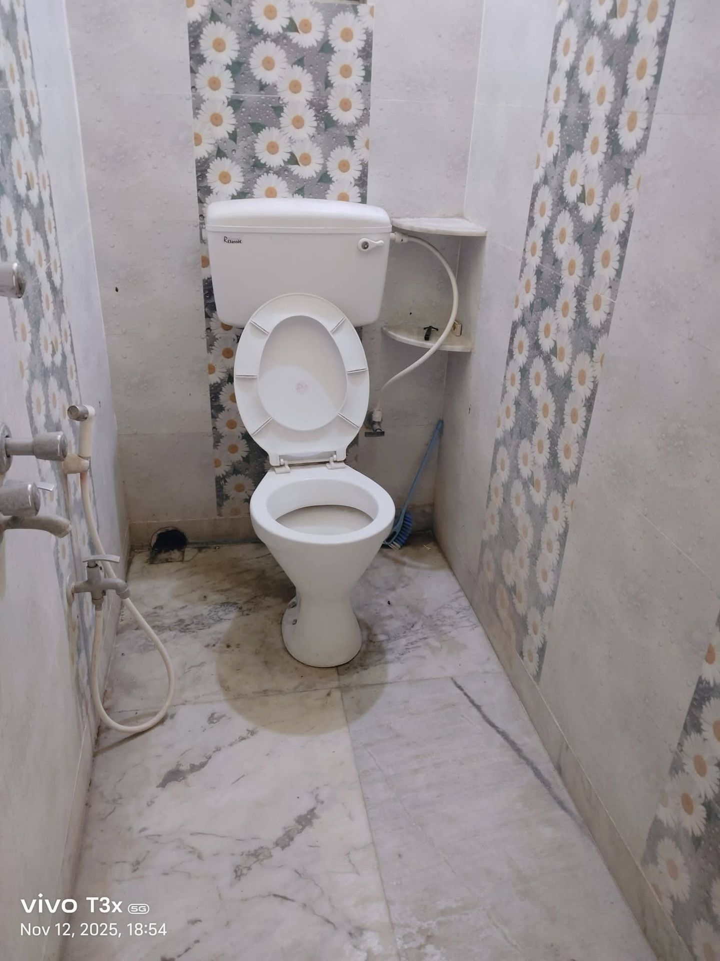 2 BHK residential in 5/37, Azadgarh Road, Regent Colony, Kolkata, Kolkata — photo 4
