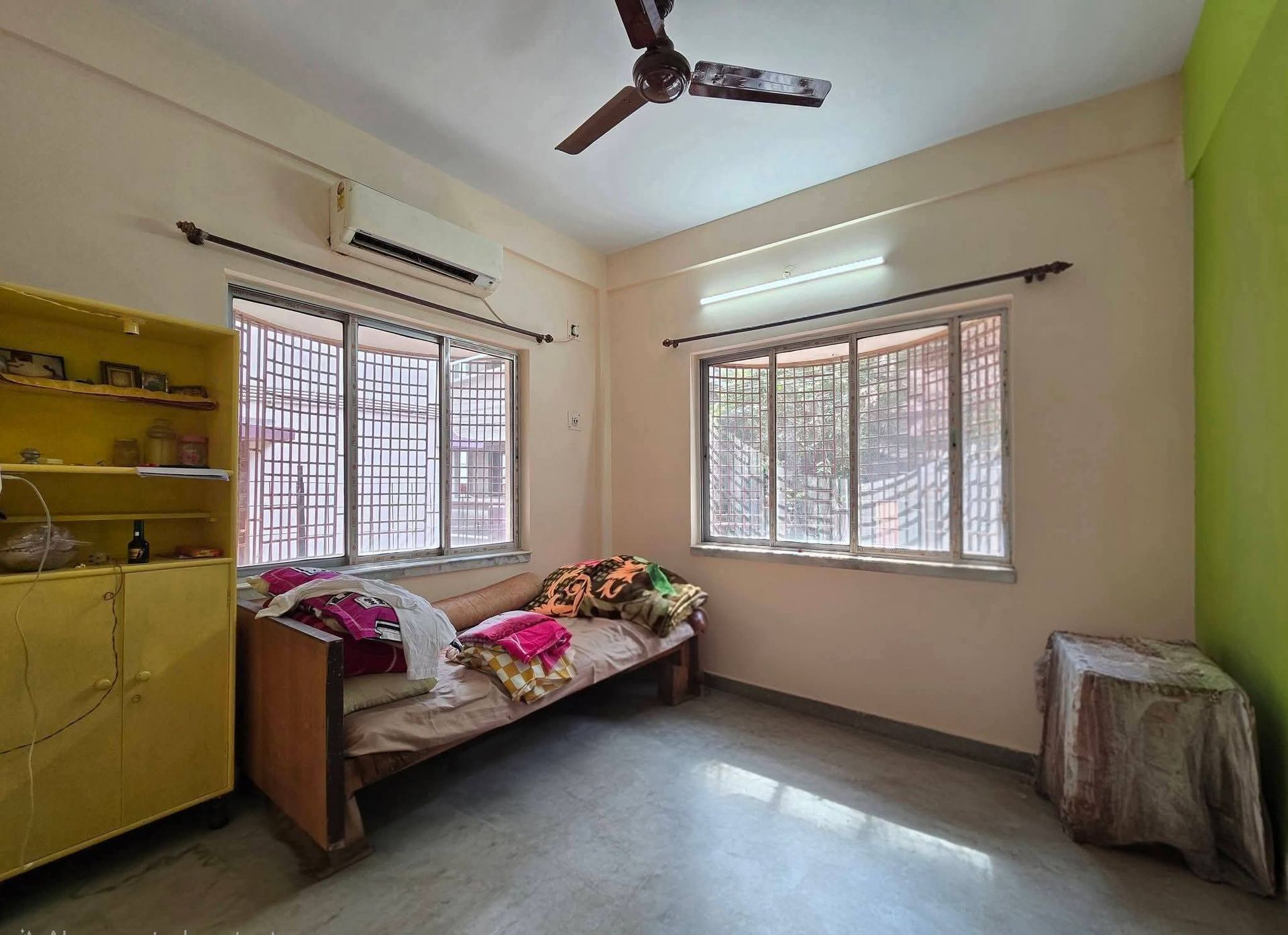 1 BHK residential in Netaji Metro Station, Kolkata, Kolkata — photo 1